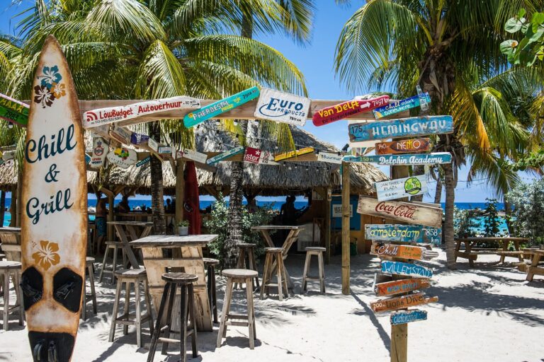 a picture of the outside of a bar in quintana roo.