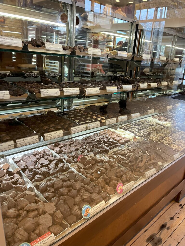 kilwins chocolate shop in holland mi
